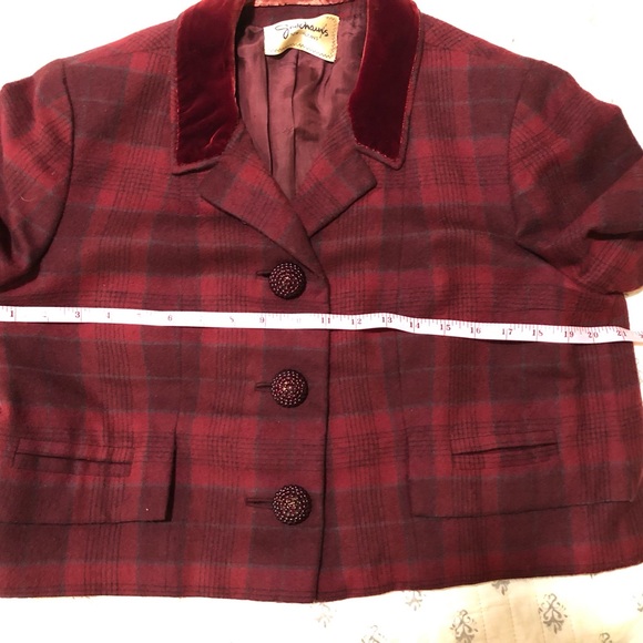 Vintage Paul Parnes Cropped Plaid Tweed Wool Jacket with Velvet Collar. - Picture 11 of 12